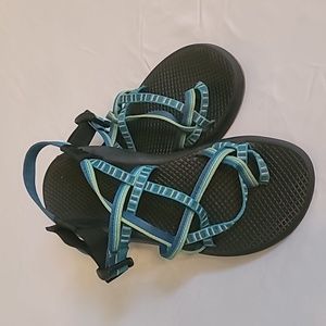 Womens Chacos size 8 toe chacos  open toed sandles blue chacos